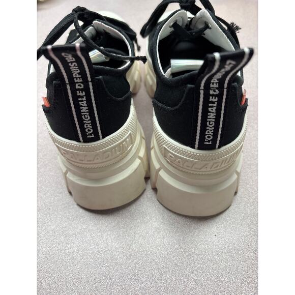 Palladium Black and Marshmallow Revolt Lo Tx Size 10 - Picture 2 of 11